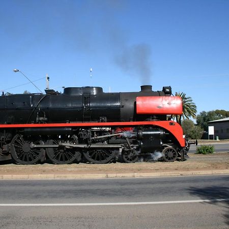 Mount Wycheproof Motor Inn Екстер'єр фото