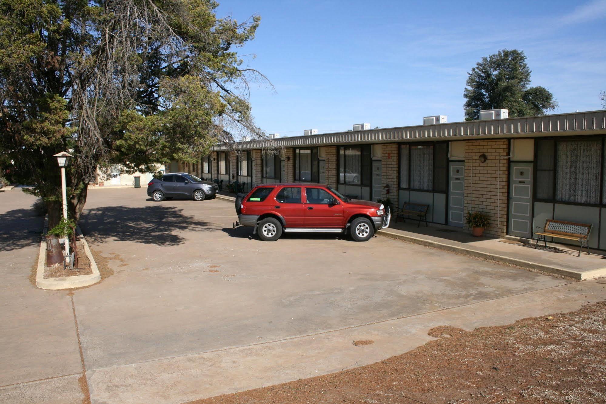 Mount Wycheproof Motor Inn Екстер'єр фото